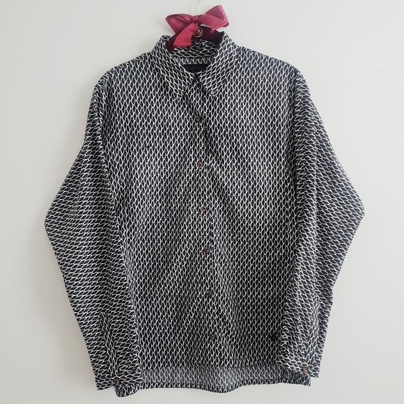 Cool Volcom Button Up Blouse VGUC Long Sleeve Collar Pattern Women’s - Picture 1 of 6